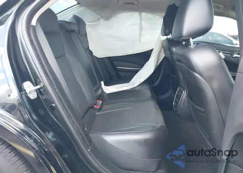 2017 Chrysler 300C z USA, uszkodzony, nr VIN 2C3CCAEG1HH662505